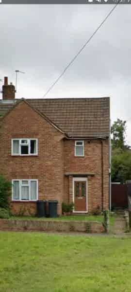 Large 3 Bed House with 4th Bedroom Potential Near Town & Station