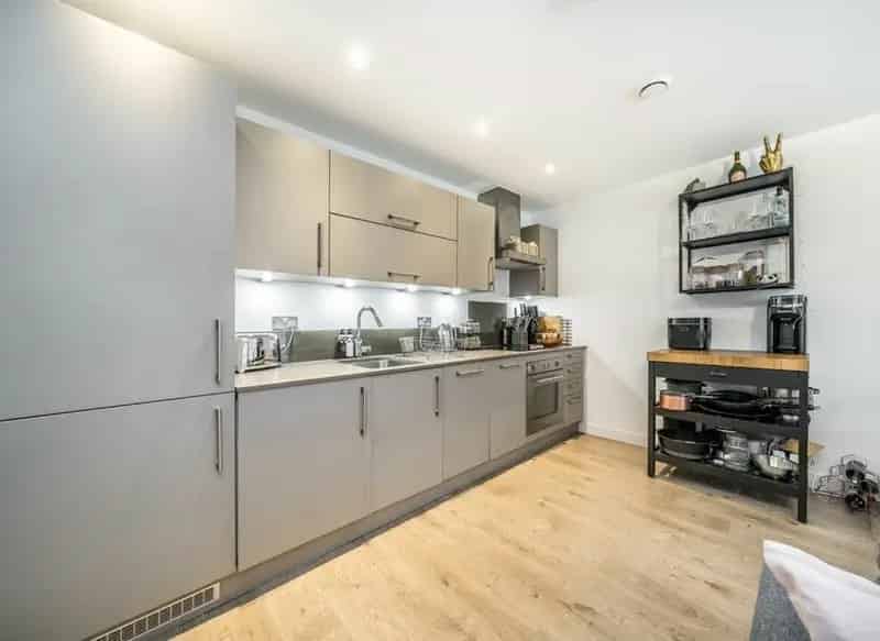 1-Bed Apartment near London Fields  630sqft Balcony