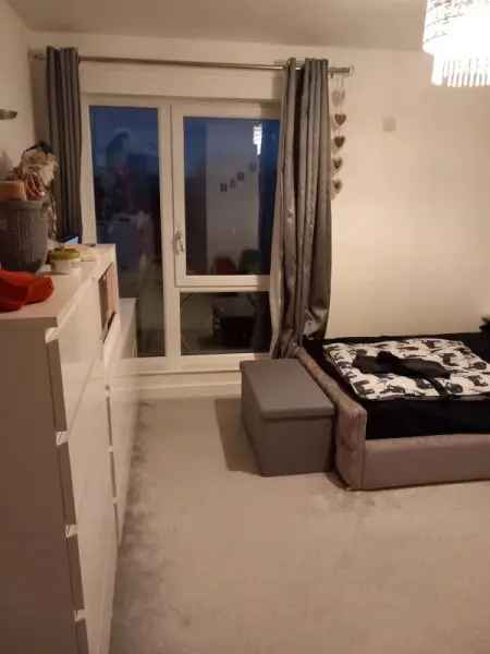 Flat For Rent in Chadwell St Mary, England