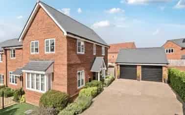 Modern Family Home near M5 Motorway
