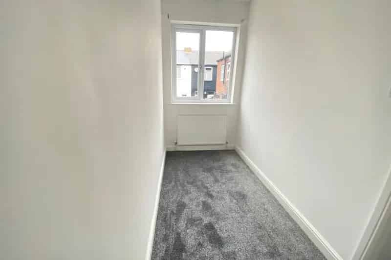 Two Bedroom Terraced House Near Barnsley Town Centre