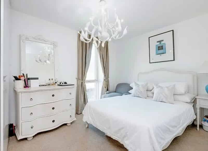 1 Double Bedroom Apartment with Balcony South Hampstead