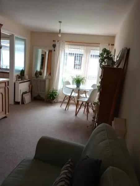 Bright One Bed Flat First Floor Large Double Bedroom Secure Parking