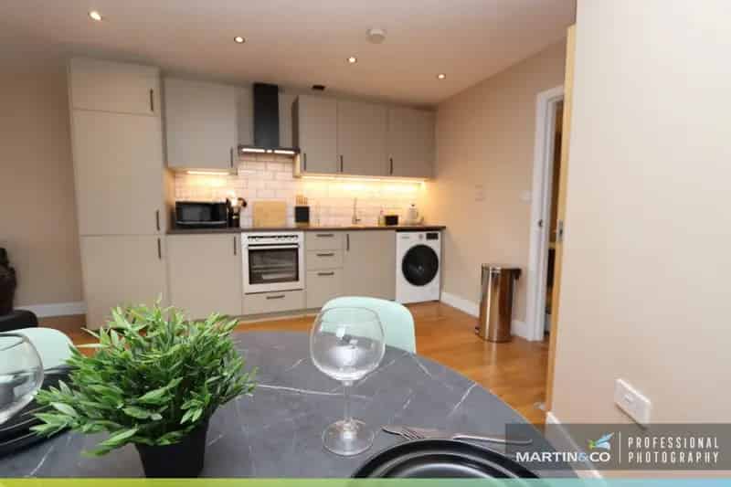 Stylish Two Double Bedroom Apartment City Centre