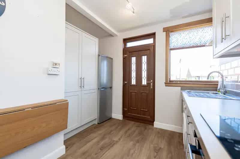 2-Bedroom Mid-Terraced House Near Aberdeen Royal Infirmary