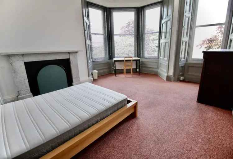 4 Bedroom Flat to Rent in Merchiston Edinburgh