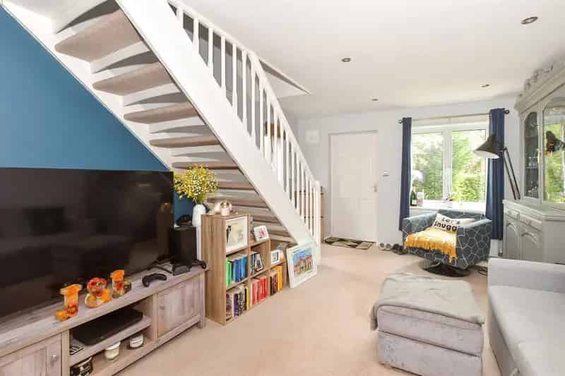2 Bedroom End Terrace House for Sale