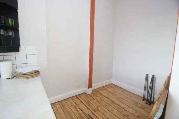 Flat to rent in Whitevale Street, Glasgow G31