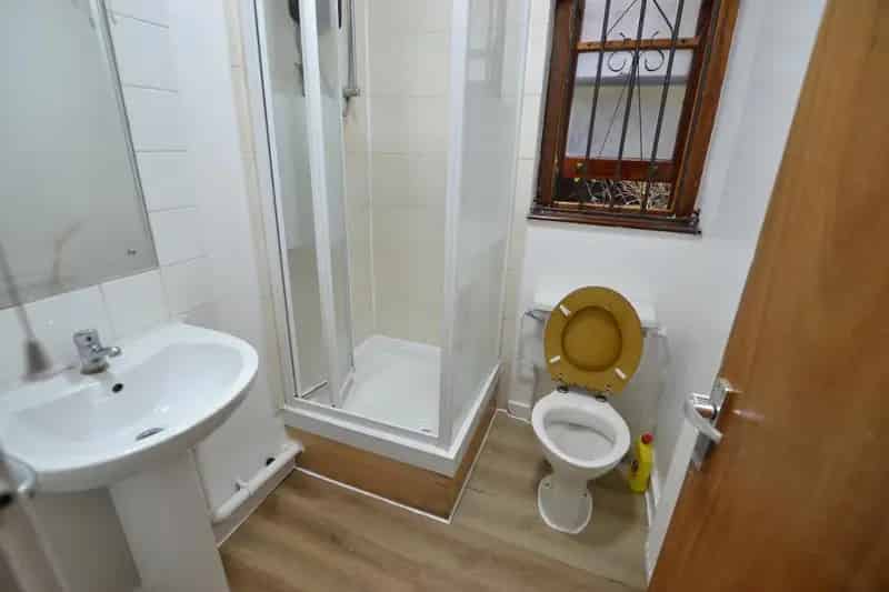 1 Bedroom Flat Share Whitechapel Near Tube Station
