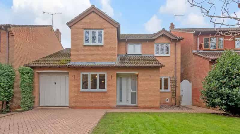 4 Bedroom Detached House for Sale in Rugby