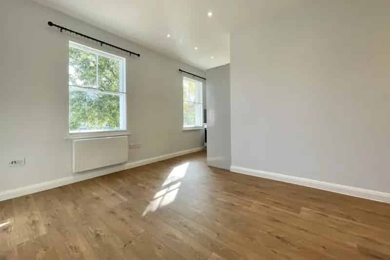 Flat For Rent , England