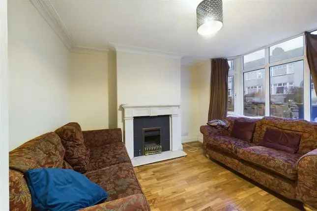 2 Flats Bristol BS7 - 1 Bed & 2 Bed - Leasehold - Off Street Parking