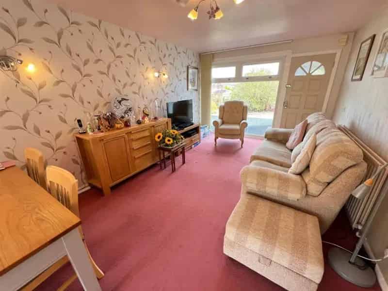 3 Bed Semi-Detached House for Sale Near Stourbridge