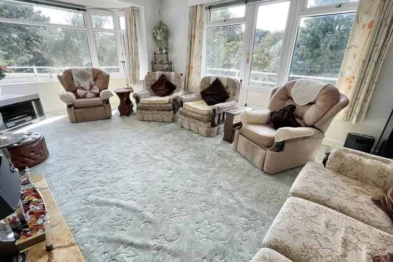 3 Bedroom Flat for Sale Near Bournemouth Beach