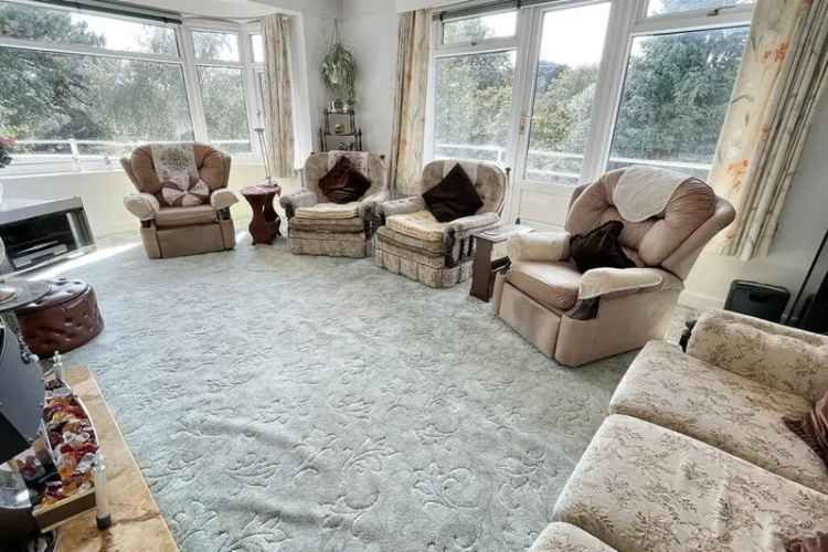 3 Bedroom Flat for Sale Near Bournemouth Beach
