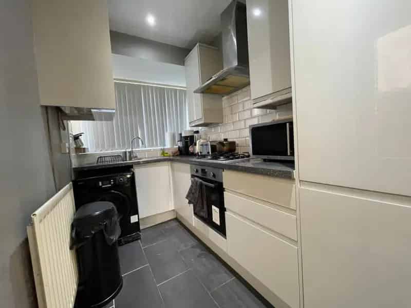 3 Bedroom Semi-Detached House for Sale in Perry Barr