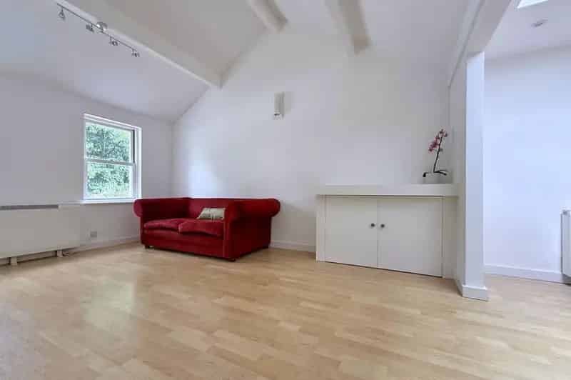 2 Bedroom House Near Bath Spa Station