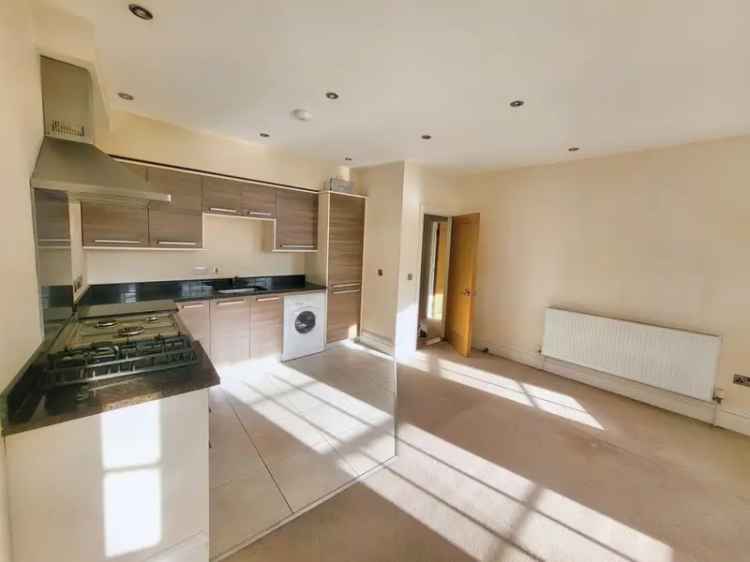 2 Bedroom Flat For Sale in Helston
