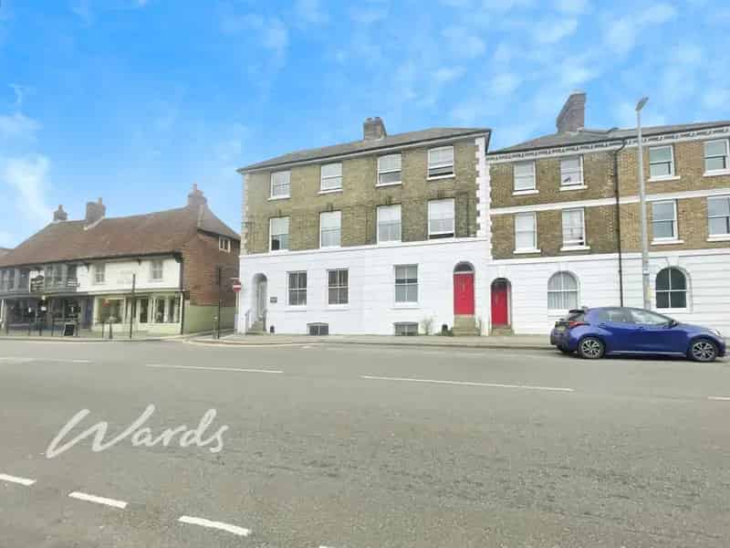 5 Bedroom Family Home Near Canterbury East Station
