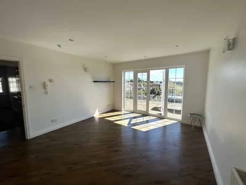 Exeter City Centre Two Bedroom Apartment with Balcony and Zero Deposit Option