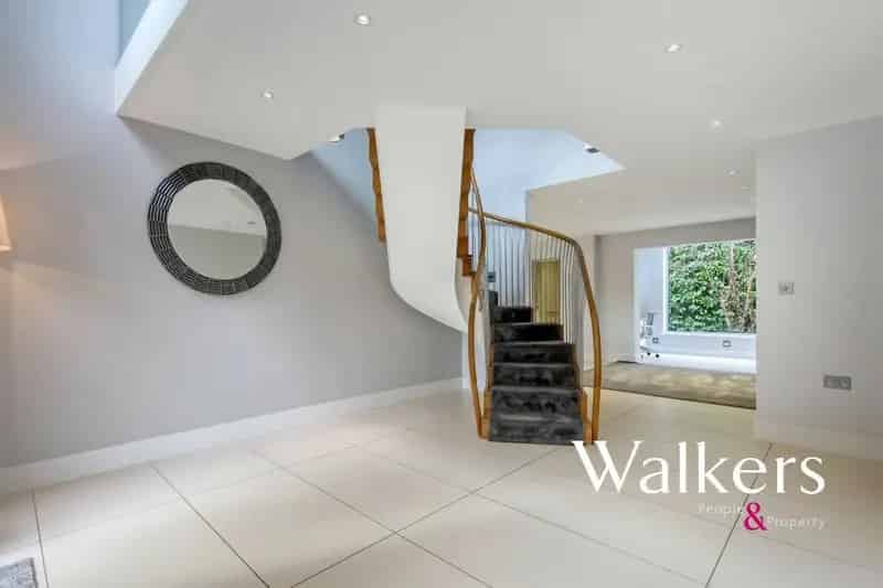 5 Bedroom Detached House for Sale Hutton Mount Private Estate