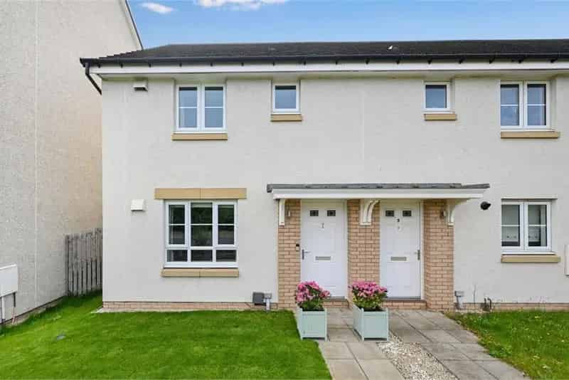 3 Bed End Terraced House Prestonpans Modern Kitchen South Facing Garden