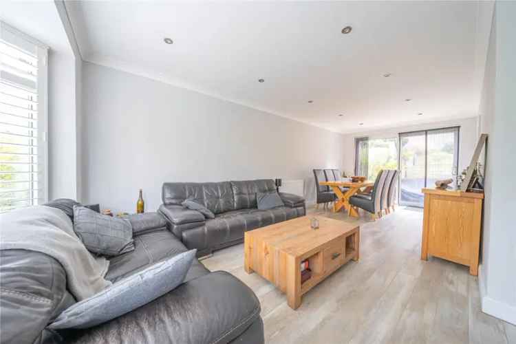 House For Sale in Leeds, England