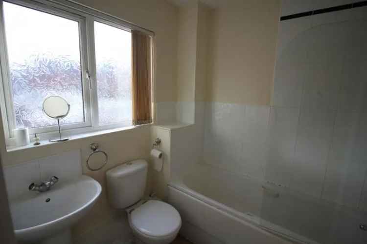 1 bedroom detached house to rent