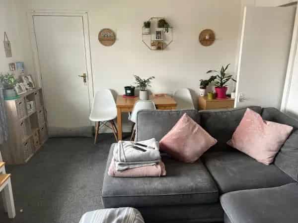 Spacious 2-Bedroom Apartment Wortley Farnley Large Garden Balconies