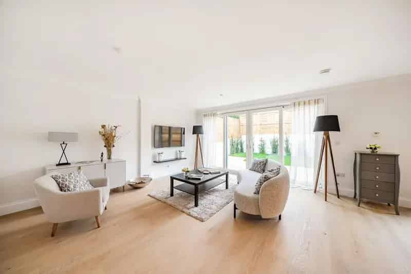 Luxury 3-Bedroom Townhouse with Garden and Parking