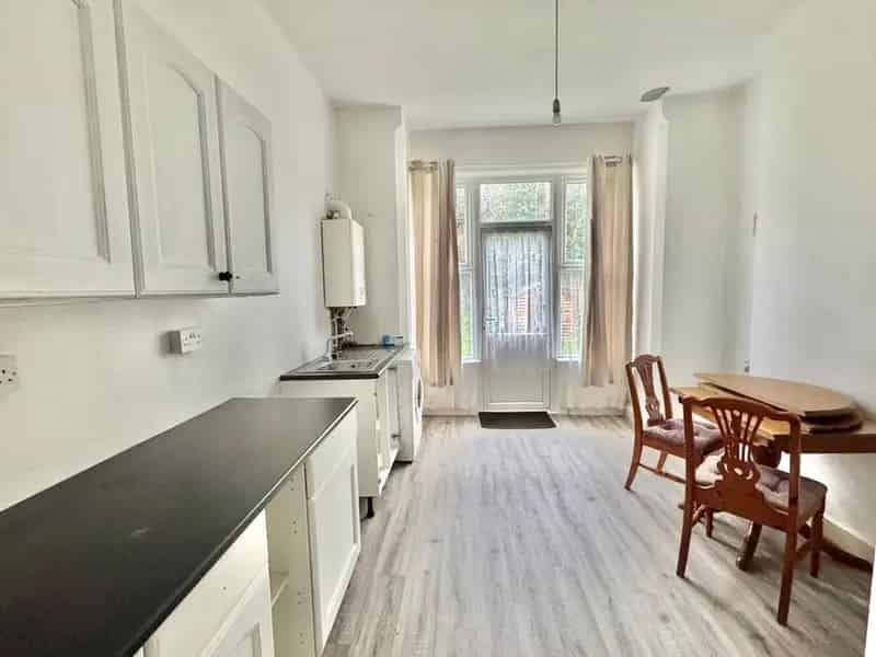 1 Bedroom Flat for Sale Folkestone CT20 Near Kingsnorth Gardens