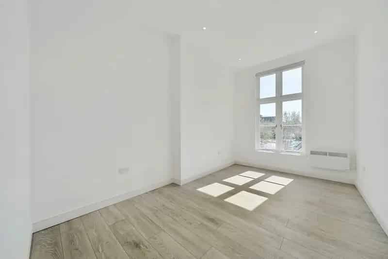 2 Bedroom Flat to Rent Central Reigate