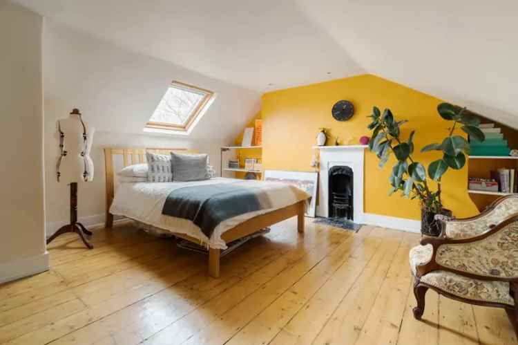 2 Bedroom House for Sale in Barnsbury N1