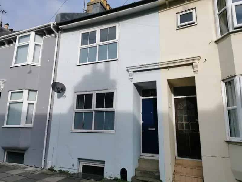 3 Bedroom Terraced House For Sale HMO License
