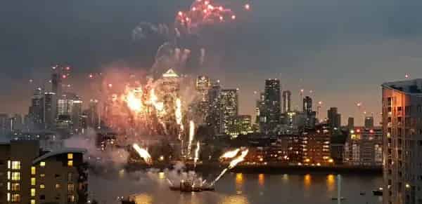 Spacious London Flat Stunning City River Thames Canary Wharf Views 2 Double Bedrooms