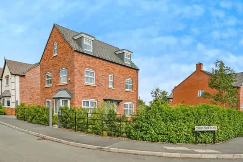 4 Bed Detached House for Sale in Tamworth