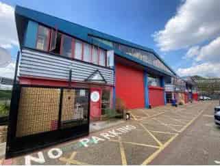 Light Industrial Unit Battersea - Office Space Parking Roller Shutter