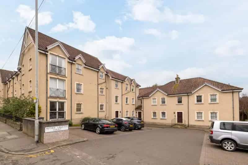 2 Bedroom Ground Floor Flat for Sale in Liberton