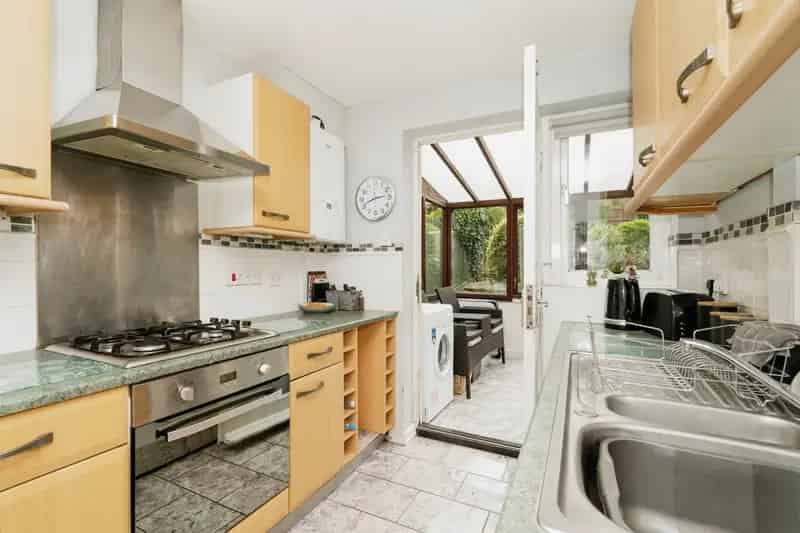 3 Bed House Near Cromer Coastline Garage Parking