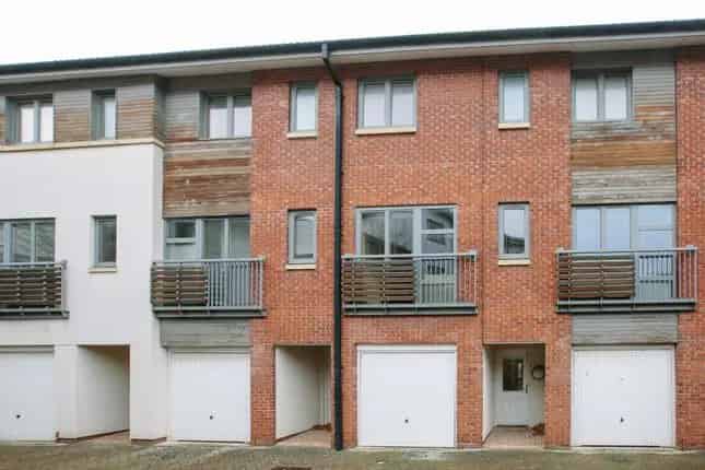 3-Bed Terraced House for Sale in Bristol BS2