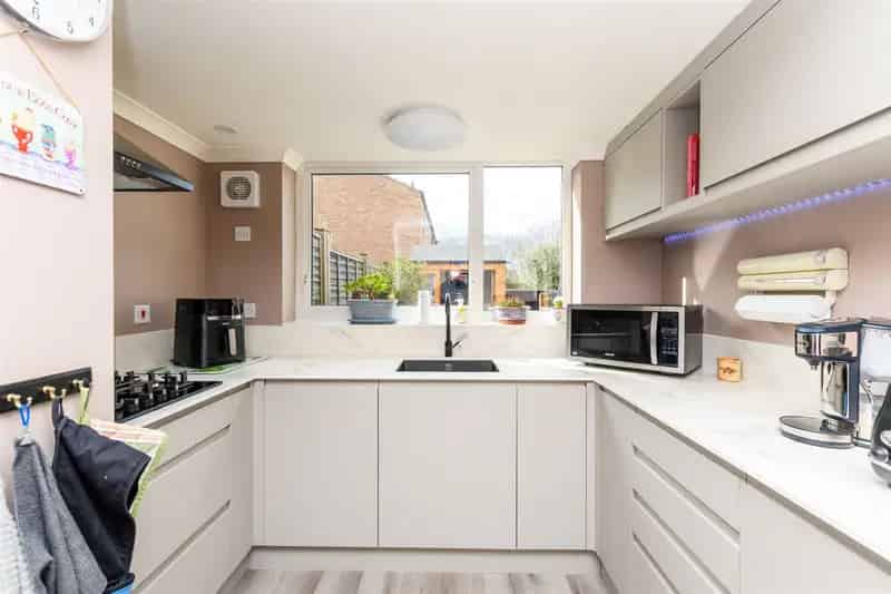 3 Bedroom Terraced House for Sale New Ash Green