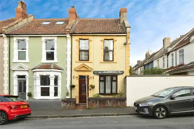 2 Bedroom End Terrace House for Sale Near North Street Bedminster