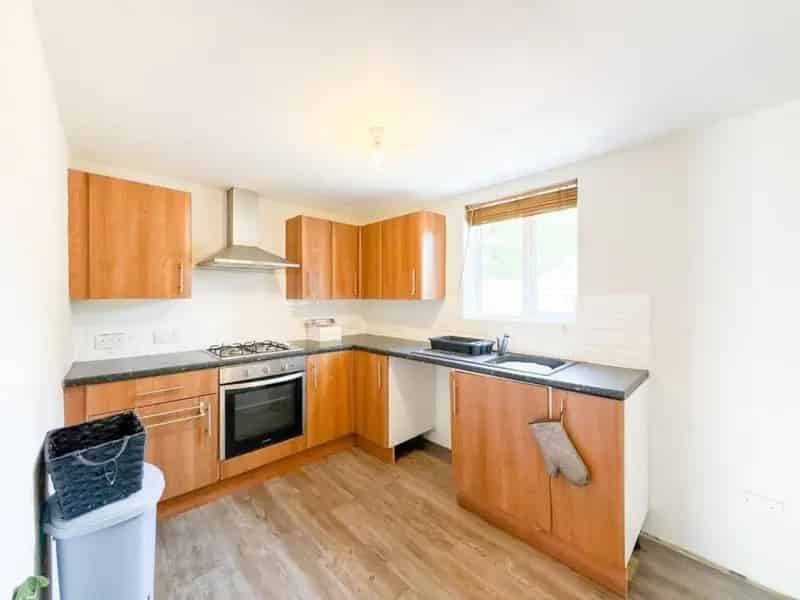 6 Bed House with 2 Bed Annex For Sale