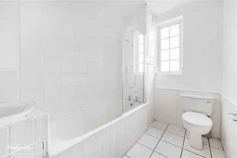 2 rooms flat of 108 m² in London