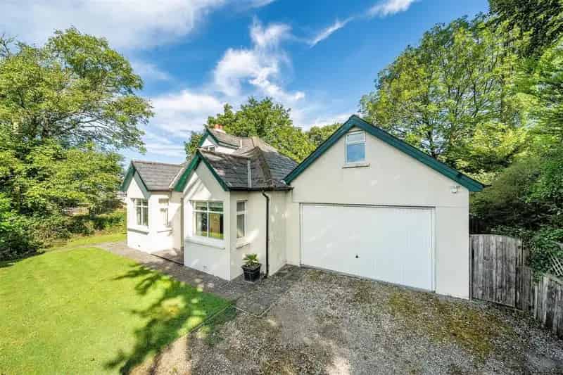 3 Bedroom Bungalow For Sale