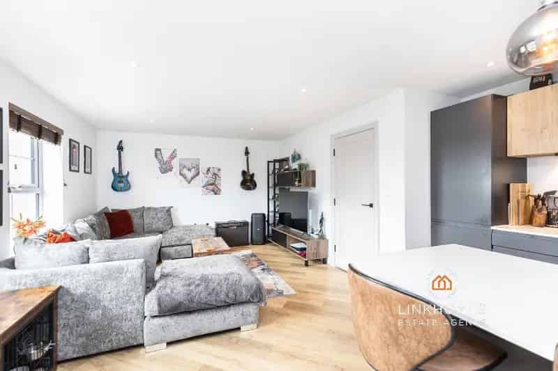2 Bed 2 Bath Apartment for Sale in Poole The Cosmopolitan Development