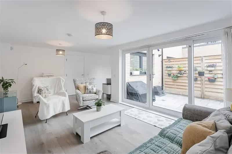1 Bed Flat Abbeyhill Modern Kitchen Private Garden