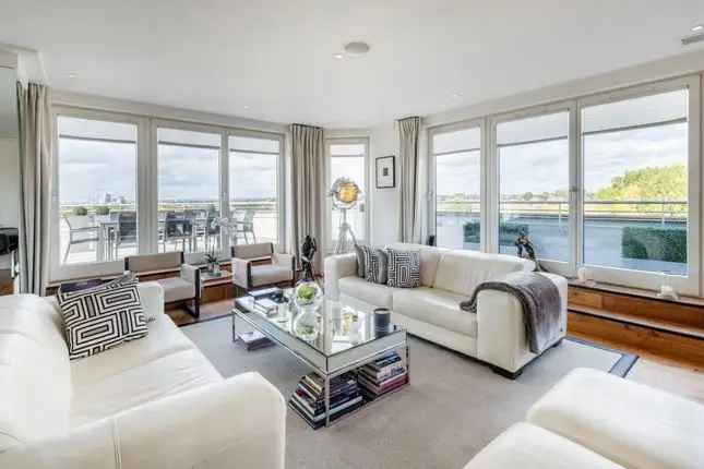 Flat for sale in Hodford Road, London NW11