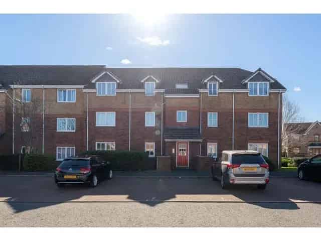2 Bedroom Flat for Sale in Livingston Eliburn