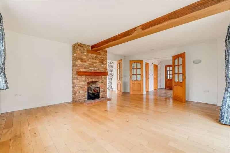4 Bed Barn Conversion For Sale in Stapleton